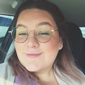 Meet your Posher, Claudia